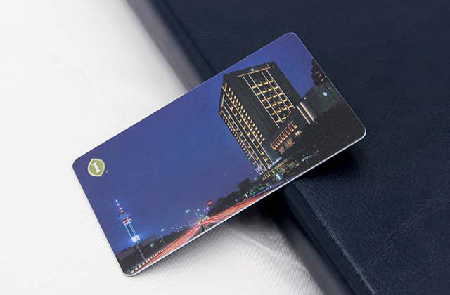 “芯時(shí)代”為百姓持金融IC卡帶來(lái)安全便捷